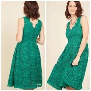 ModCloth Emerald Green Lace Crochet Midi Dress Scallop Neck Cocktail Wedding, L